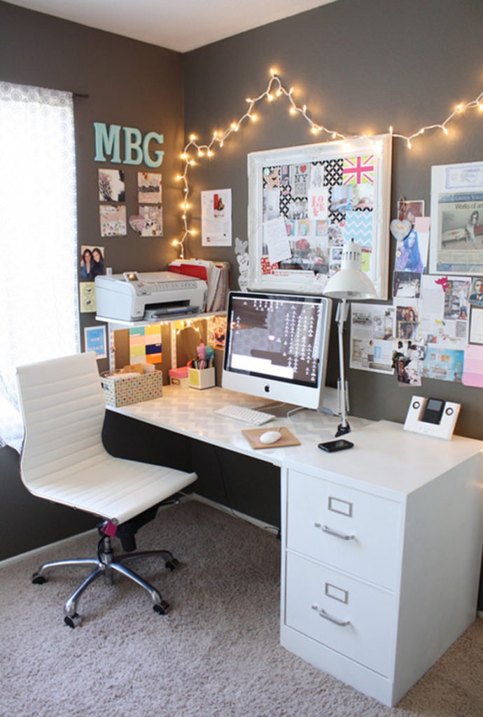 Check out these 5 home office, blogging, and crafting spaces that are super cute, organized, and functional at the same time!