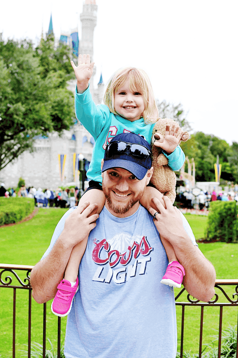 father-daughter-at-disney-world-%2523NauticaForDad.png