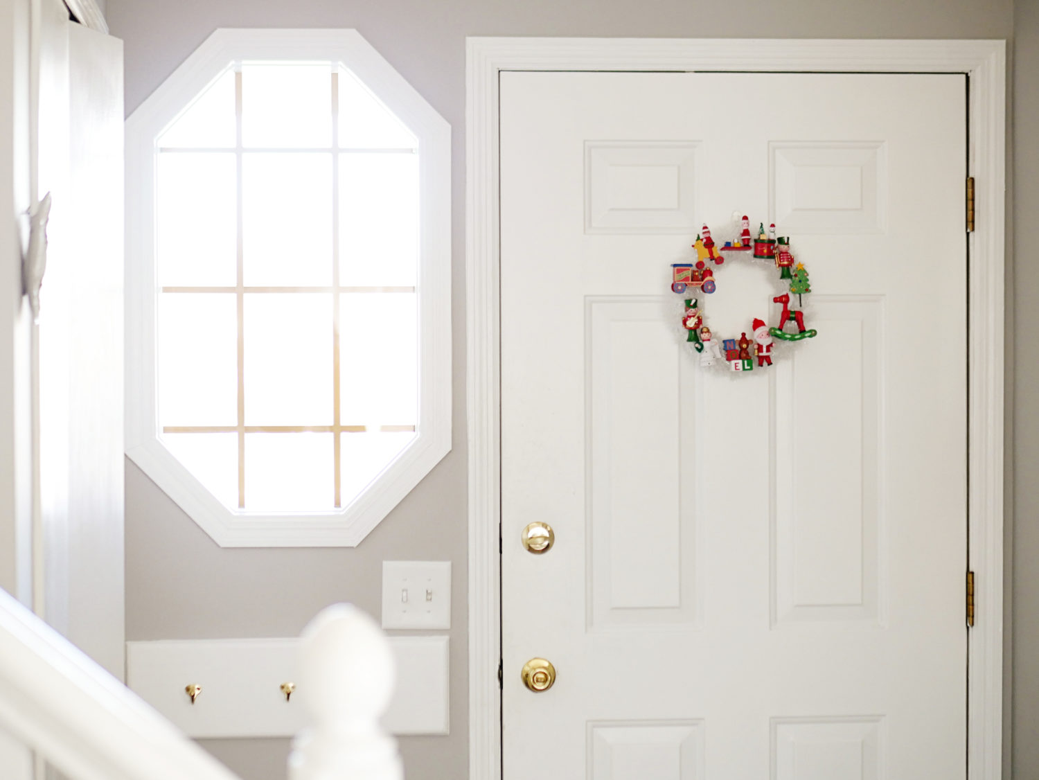 thrifted-vintage-ornament-wreath-tutorial-4