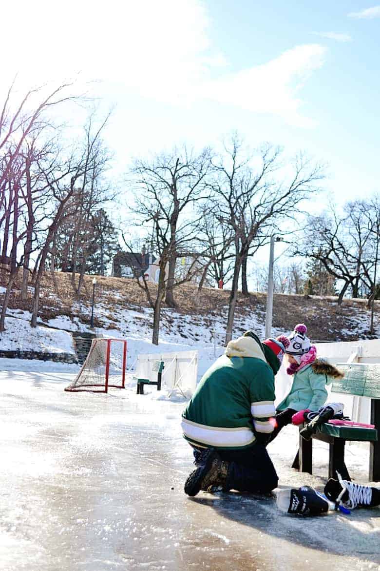 Looking for the best place to take your kids ice skating outdoors in Minnesota? Check out the Handke Pit!