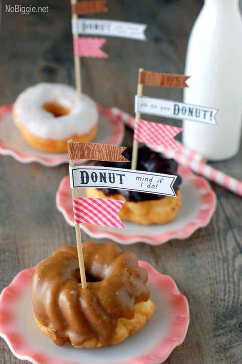 This free donut printable collection is the perfect solution for a quick DIY gift that everyone, including teachers, will love.