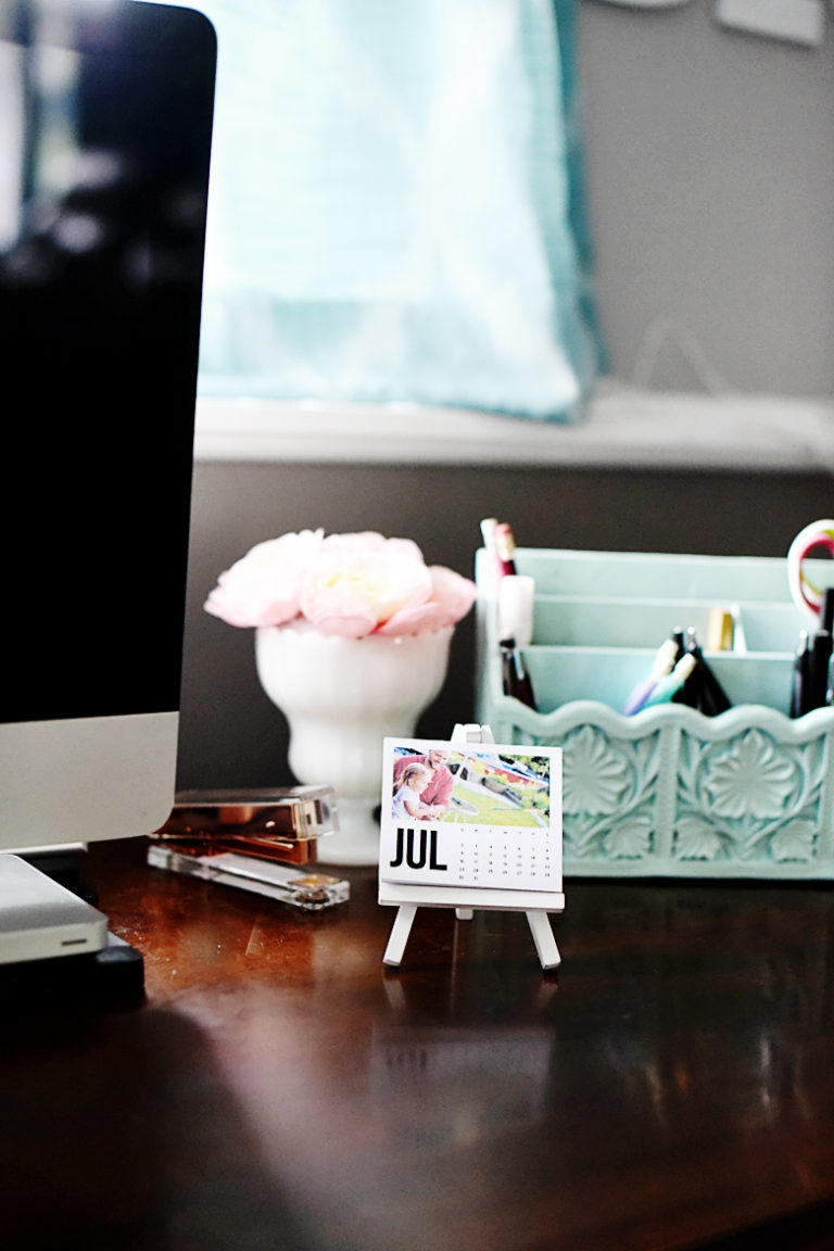 Last Minute Mother’s or Father’s Day DIY Gift: Mini Photo Calendar