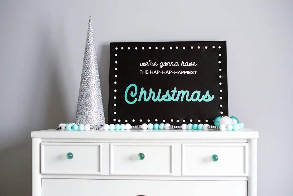 DIY Canvas Christmas Sign