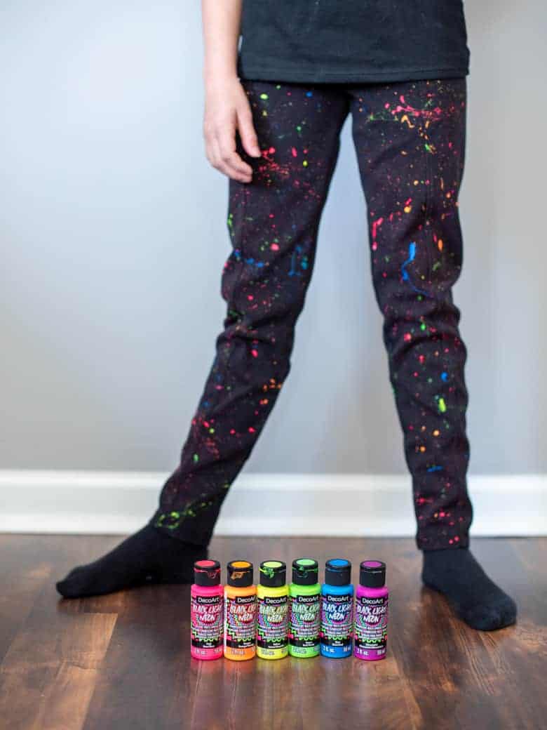 DIY Neon Splatter Paint Leggings DecoArt Black Light Neon Paint 10