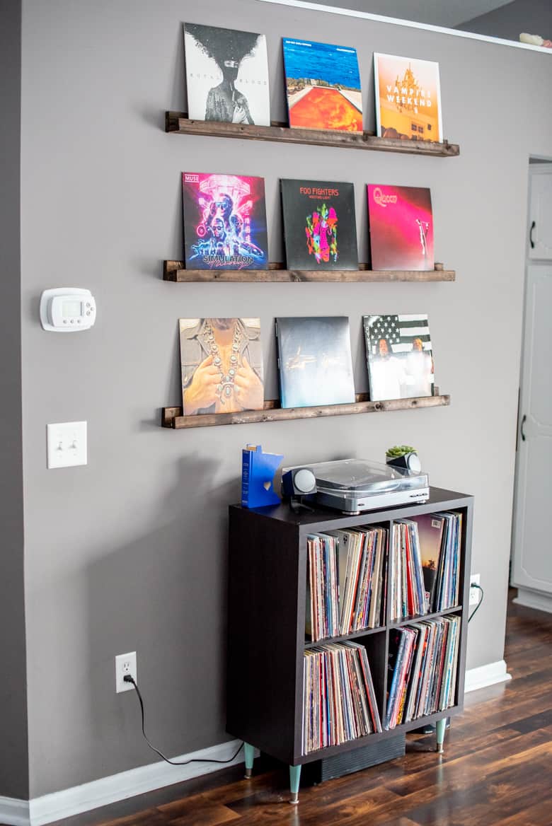 Vært for hjem kompakt DIY Vinyl Record Wall Shelves | Bre Pea