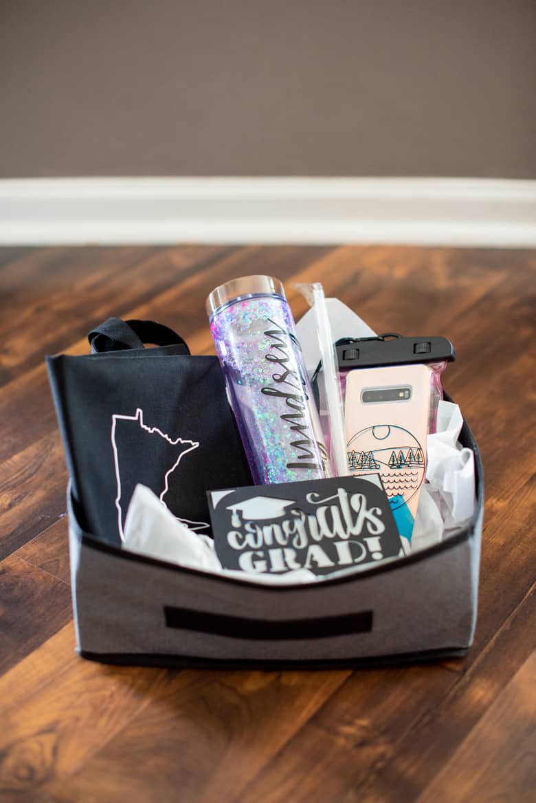 Cheap and Easy DIY Graduation Gift Ideas with Cricut Joy