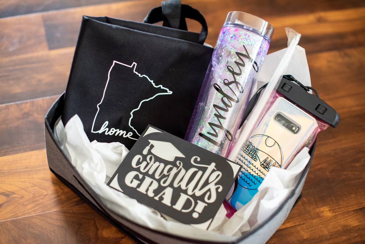 Cheap and Easy DIY Graduation Gift Ideas with Cricut Joy