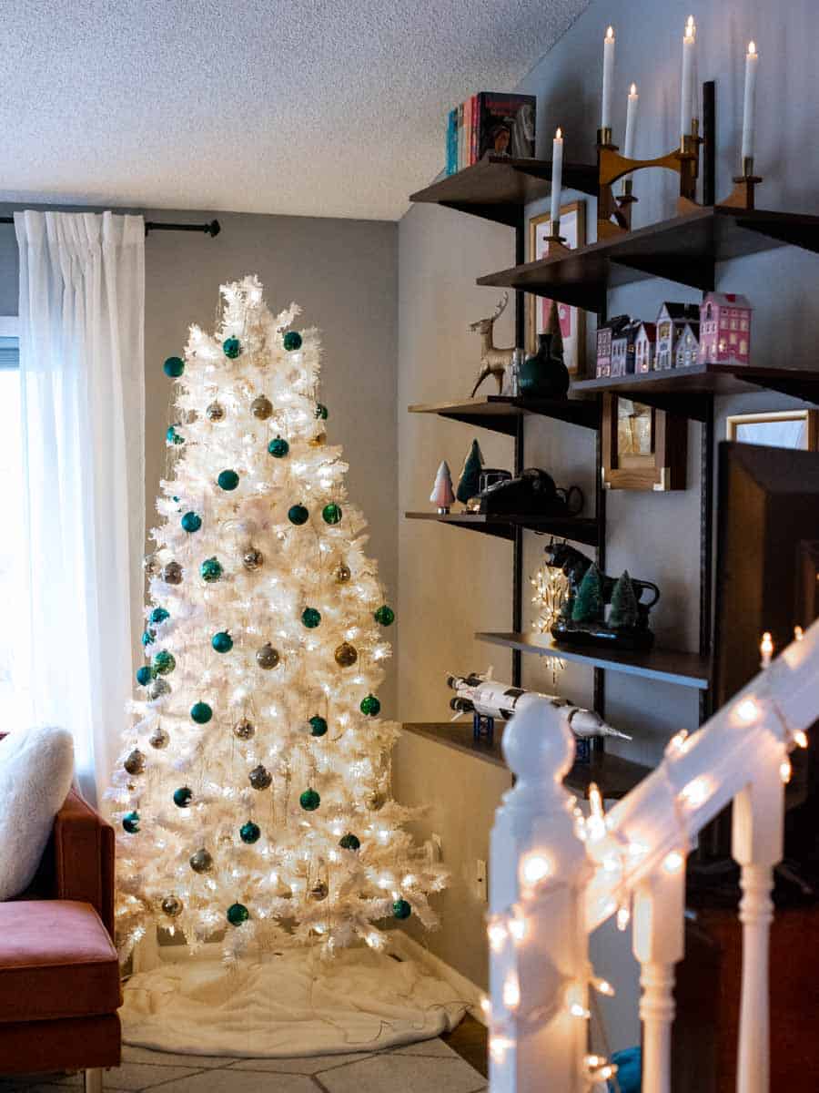 Mid Century Inspired Christmas Decoration Ideas on a Budget